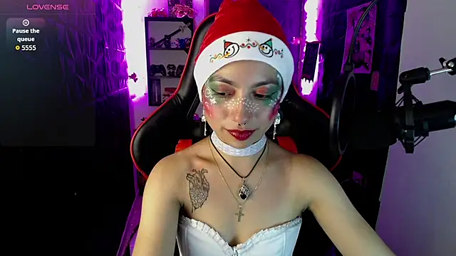 Snapshot of lunarichy22 chatting on December 17, 2025, 11:22 pm lunarichy22 online show from December 17, 2025, 11:22 pm