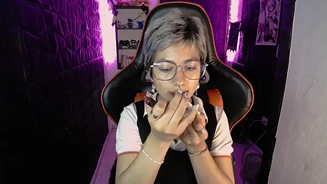 Snapshot of lunarichy22 chatting on February 11, 2026, 8:36 pm lunarichy22 online show from February 11, 2026, 8:36 pm