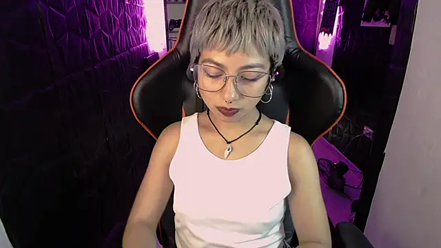 Snapshot of lunarichy22 chatting on February 20, 2026, 7:58 pm lunarichy22 online show from February 20, 2026, 7:58 pm