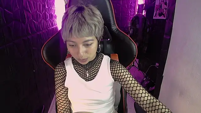 Snapshot of lunarichy22 chatting on February 25, 2026, 9:35 pm lunarichy22 online show from February 25, 2026, 9:35 pm