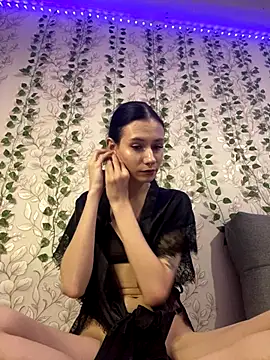 Snapshot of Kisa-Lisa_ chatting on November 3, 2025, 3:57 pm Kisa-Lisa online show from November 3, 2025, 3:57 pm