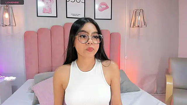 Snapshot of mara_swan_ chatting on October 18, 2025, 7:25 pm mara swan online show from October 18, 2025, 7:25 pm