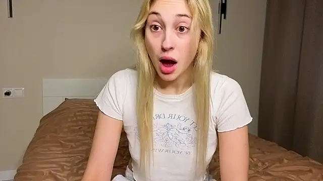 foxy vivi online show from October 30, 2025, 1:01 pm