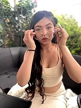 Snapshot of KyliePink_ chatting on October 10, 2025, 5:45 pm KyliePink online show from October 10, 2025, 5:45 pm