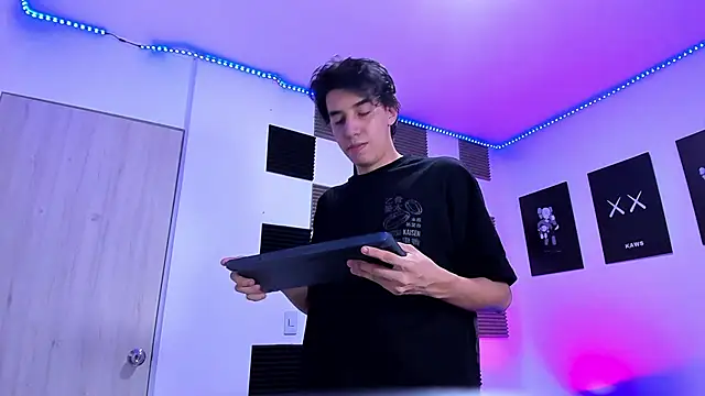 jeycobb online show from April 8, 2026, 1:16 am