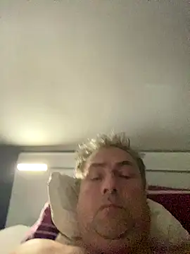 Sklavekay online show from November 9, 2025, 8:45 am