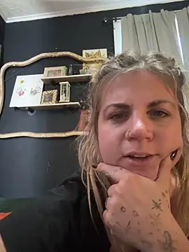 Snapshot of thejigglejoint chatting on October 29, 2025, 3:58 pm thejigglejoint online show from October 29, 2025, 3:58 pm