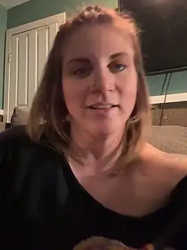 Snapshot of thejigglejoint chatting on November 4, 2025, 2:54 am thejigglejoint online show from November 4, 2025, 2:54 am