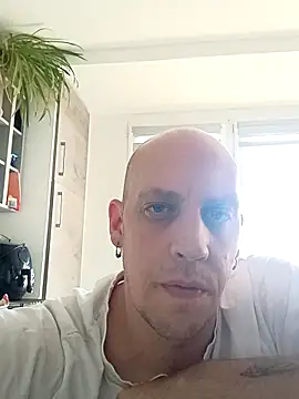 Snapshot of Kobradera1984 chatting on October 3, 2025, 7:16 am Kobradera1984 online show from October 3, 2025, 7:16 am