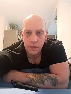 Snapshot of Kobradera1984 chatting on December 5, 2025, 8:01 am Kobradera1984 online show from December 5, 2025, 8:01 am