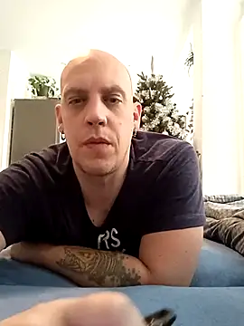 Snapshot of Kobradera1984 chatting on December 16, 2025, 9:58 am Kobradera1984 online show from December 16, 2025, 9:58 am