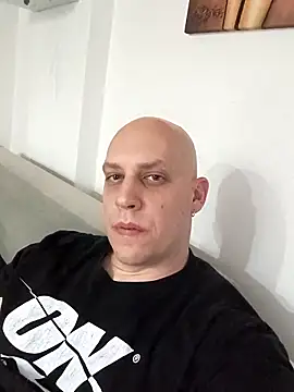 Snapshot of Kobradera1984 chatting on February 1, 2026, 8:29 pm Kobradera1984 online show from February 1, 2026, 8:29 pm