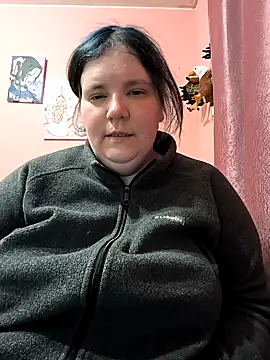  alexandra ray  online show from April 28, 2026, 11:48 am