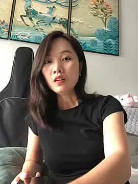 Mile-m online show from June 15, 2026, 3:31 am