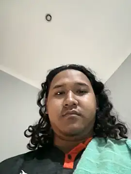 latexidn online show from December 3, 2025, 11:30 am