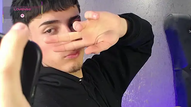 MateoMitchell online show from December 1, 2025, 3:44 am