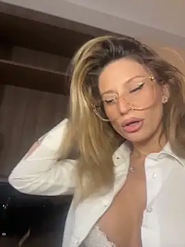 AvaMaddisson online show from March 16, 2026, 3:34 am