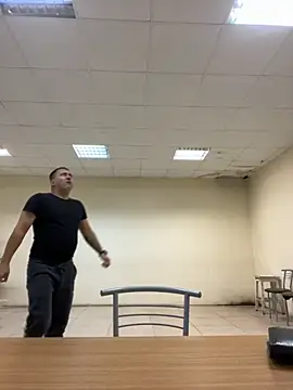 Mahrovmaxim online show from October 18, 2025, 5:21 am