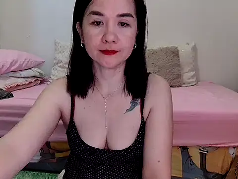 KissHott online show from May 18, 2026, 6:08 am