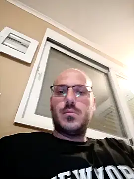 arksex32 online show from April 14, 2026, 9:54 pm