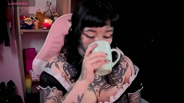 Snapshot of persefoneunderworld666 chatting on October 20, 2025, 2:39 pm persefoneunderworld666 online show from October 20, 2025, 2:39 pm