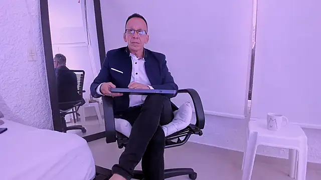  axelking  online show from February 25, 2026, 11:31 am