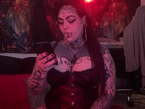 nyxvelon online show from April 10, 2026, 8:02 pm