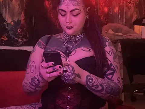 nyxvelon online show from April 12, 2026, 8:36 pm