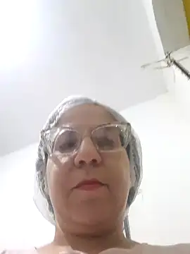 Snapshot of thaynnaxxx chatting on November 20, 2025, 10:42 pm thaynnaxxx online show from November 20, 2025, 10:42 pm