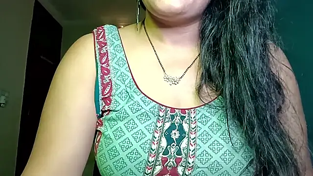 horny milf couple online show from April 12, 2026, 8:41 am