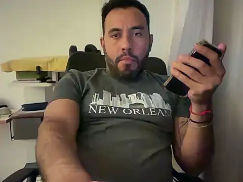 Snapshot of Domfetishx chatting on November 26, 2025, 2:45 am Domfetishx online show from November 26, 2025, 2:45 am