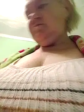 Snapshot of LusiyaGold5 chatting on October 21, 2025, 9:26 pm LusiyaGold5 online show from October 21, 2025, 9:26 pm