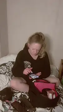 Snapshot of amandatheblondewife chatting on January 7, 2026, 9:23 am amandatheblondewife online show from January 7, 2026, 9:23 am