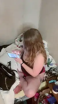 Snapshot of amandatheblondewife chatting on January 8, 2026, 11:01 am amandatheblondewife online show from January 8, 2026, 11:01 am