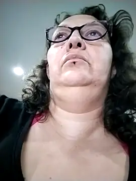 -saraqueen- online show from October 17, 2025, 9:50 pm