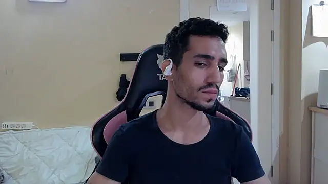 junokun22 online show from November 6, 2025, 7:04 pm