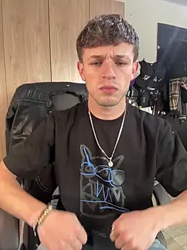 noah red online show from October 8, 2025, 7:44 pm