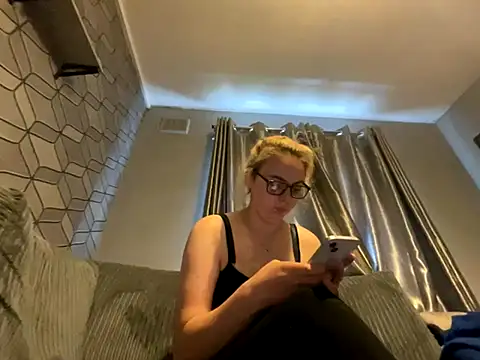 TabbyLovexox online show from October 14, 2025, 1:23 pm