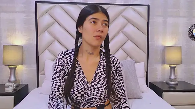 Snapshot of CristalShayy chatting on February 25, 2026, 11:20 am CristalShayy online show from February 25, 2026, 11:20 am