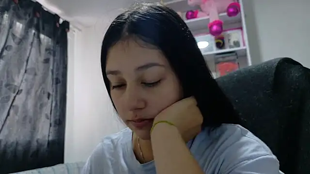 Snapshot of KOREN_JALAA chatting on June 22, 2026, 7:44 pm KOREN JALAA online show from June 22, 2026, 7:44 pm