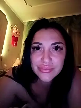 Snapshot of LuceSkys chatting on October 4, 2025, 9:24 pm LuceSkys online show from October 4, 2025, 9:24 pm