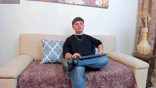 Snapshot of Leoo_Miller chatting on October 8, 2025, 8:50 pm Leoo Miller online show from October 8, 2025, 8:50 pm