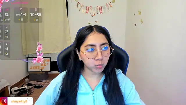 LoveLyy- online show from June 10, 2026, 2:01 am