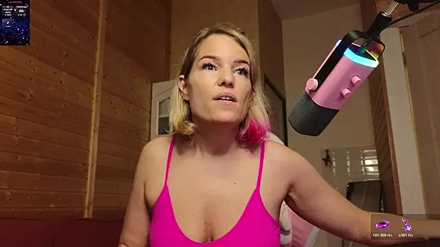 Snapshot of Lady_Shine chatting on May 21, 2026, 6:26 pm Lady Shine online show from May 21, 2026, 6:26 pm
