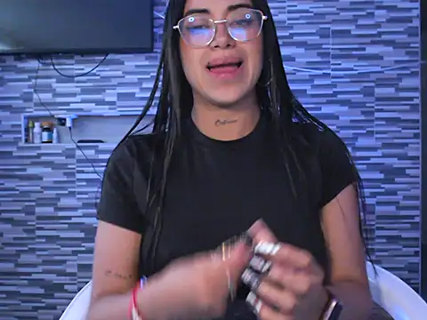 Snapshot of Carla_Bennett__ chatting on October 23, 2025, 11:20 am Carla Bennett online show from October 23, 2025, 11:20 am