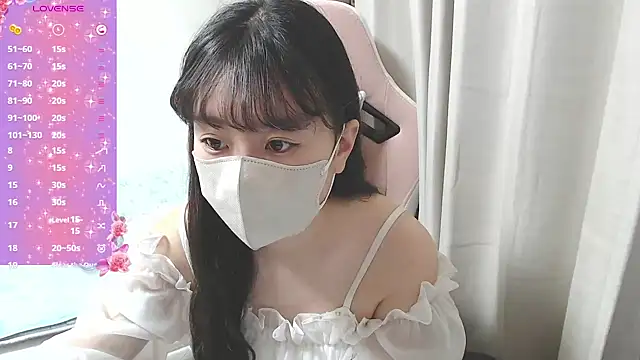 Snapshot of hinako08 chatting on December 18, 2025, 10:05 pm hinako08 online show from December 18, 2025, 10:05 pm