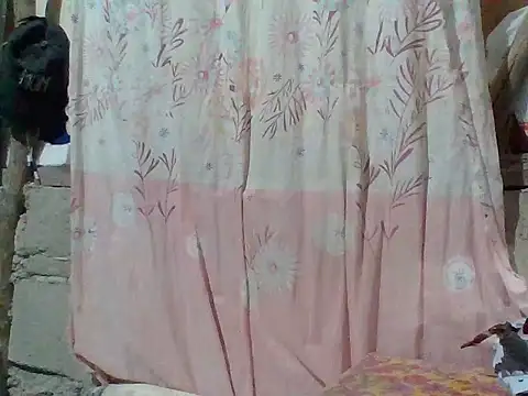 Snapshot of Hot_Lina31 chatting on February 15, 2026, 12:47 pm Hot Lina31 online show from February 15, 2026, 12:47 pm