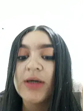 Mia glow  online show from February 16, 2026, 9:33 pm