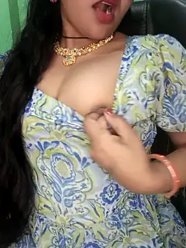 Snapshot of Rashmi_011 chatting on February 1, 2026, 12:04 pm Rashmi 011 online show from February 1, 2026, 12:04 pm