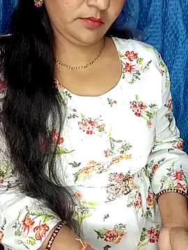 Snapshot of Rashmi_011 chatting on March 18, 2026, 9:45 am Rashmi 011 online show from March 18, 2026, 9:45 am